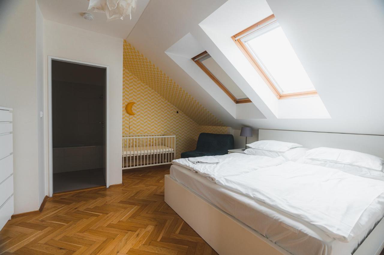 Cozy rooftop apartment Praag Buitenkant foto