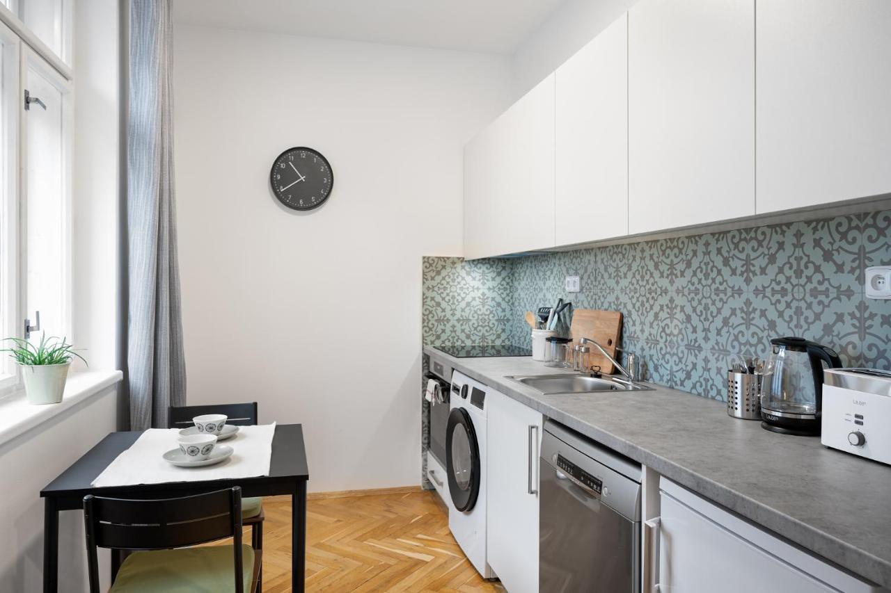 Veleslavin Apartments Praag Buitenkant foto